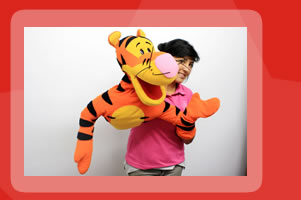 Titeres gigantes y teatrinos inflables para fiestas infantiles.